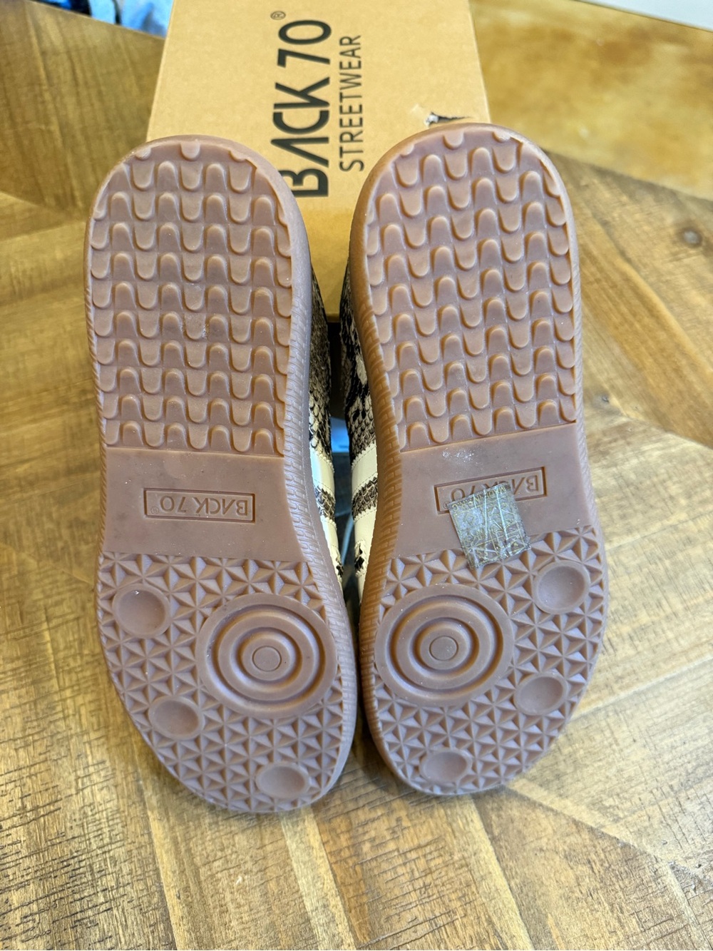 Back 70 Cloud SR sneakers in Milk White - Picture 3 of 4